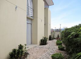 Cedar Cats Short Stay Apartments - Adults Only