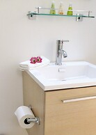 Cedar Cats Short Stay Apartments - Adults Only