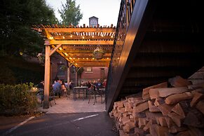 McMenamins Grand Lodge