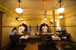 McMenamins Grand Lodge