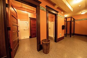 McMenamins Hotel Oregon