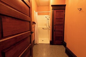 McMenamins Hotel Oregon