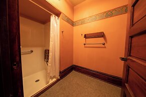 McMenamins Hotel Oregon