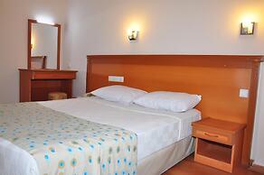 Çınar Family Suite Hotel