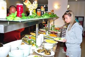 Çınar Family Suite Hotel