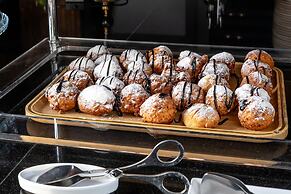 Urban Boutique Hotel