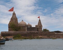 Dwarikadish Lords Eco Inn Dwarika