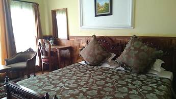 The New Castle Hotel