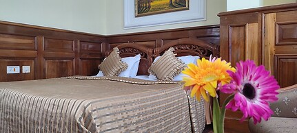 The New Castle Hotel