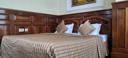 The New Castle Hotel