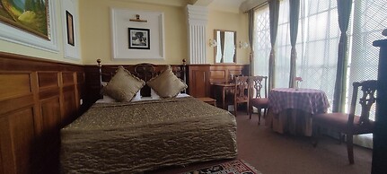 The New Castle Hotel