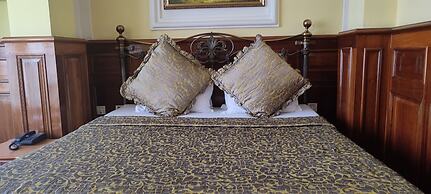 The New Castle Hotel