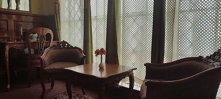 The New Castle Hotel