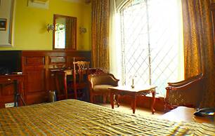 The New Castle Hotel