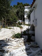 AMARANTHOS SKIATHOS VIEW