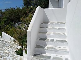 AMARANTHOS SKIATHOS VIEW