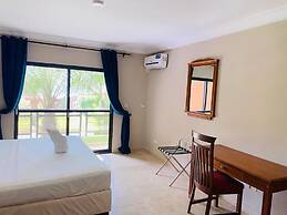 Seafront Residence & Hotel