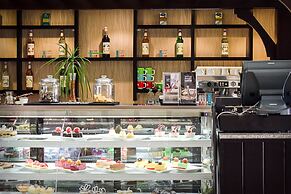 Sapphire Plaza Hotel