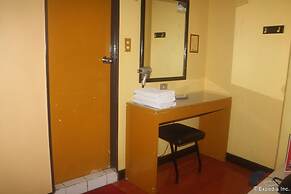 Halina Drive Inn Hotels - Sta Mesa