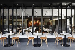 Little National Hotel Canberra