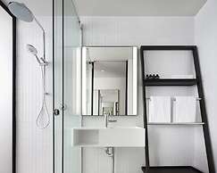 Little National Hotel Canberra