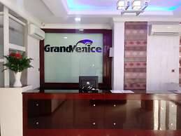 GrandVenice Transit Apartments