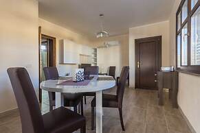 ANAELEHOUSEAPARTMENTS L.T.B.