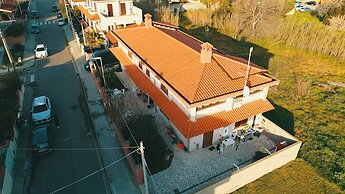 ANAELEHOUSEAPARTMENTS L.T.B.