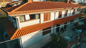 ANAELEHOUSEAPARTMENTS L.T.B.