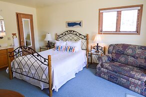 Sea Treasures Inn