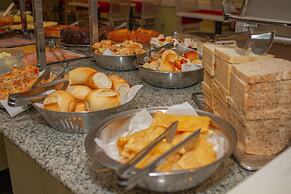 Trevi Hotel & Business