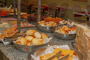 Trevi Hotel & Business