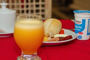 Trevi Hotel & Business