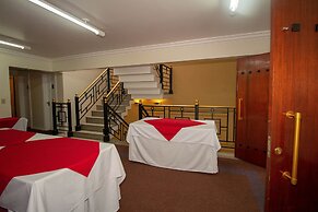 Trevi Hotel & Business