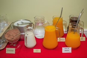 Trevi Hotel & Business