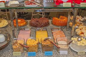 Trevi Hotel & Business