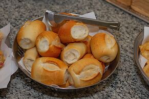 Trevi Hotel & Business