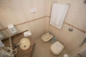 Trevi Hotel & Business