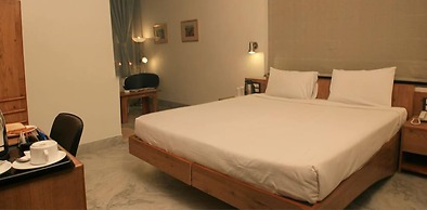 Hotel Yulia - Le Amour Inn