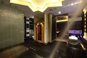 Icloud Luxury Resort & Hotel