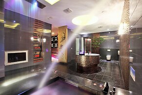 Icloud Luxury Resort & Hotel