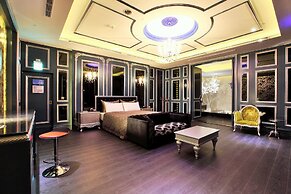 Icloud Luxury Resort & Hotel