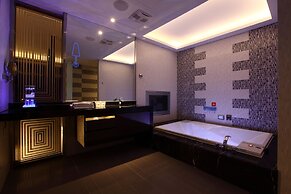 Icloud Luxury Resort & Hotel