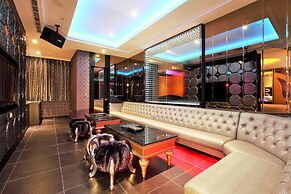 Icloud Luxury Resort & Hotel