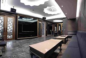 Icloud Luxury Resort & Hotel