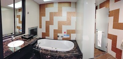 Icloud Luxury Resort & Hotel