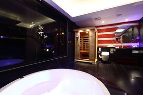 Icloud Luxury Resort & Hotel