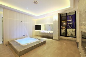 Icloud Luxury Resort & Hotel