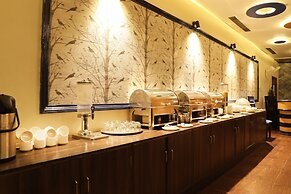 The Byke Grassfield Resort With Outdoor Pool, Shyam Nagar