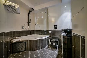 21st Floor 360 Suitop Hotel